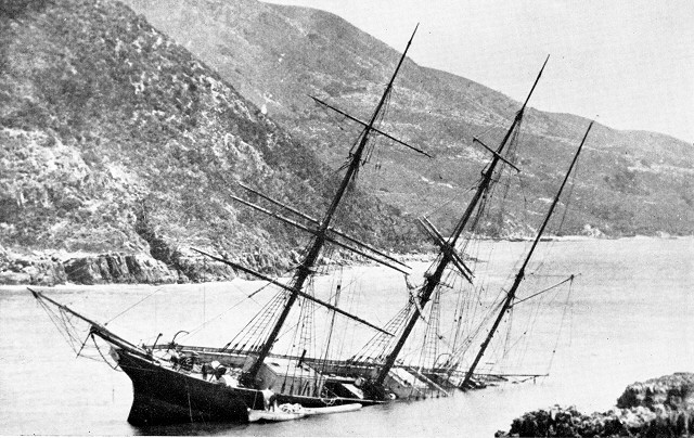 The Paquita was a 460 ton German ship that ran aground between the Knysna Heads - she makes for a very interesting dive...